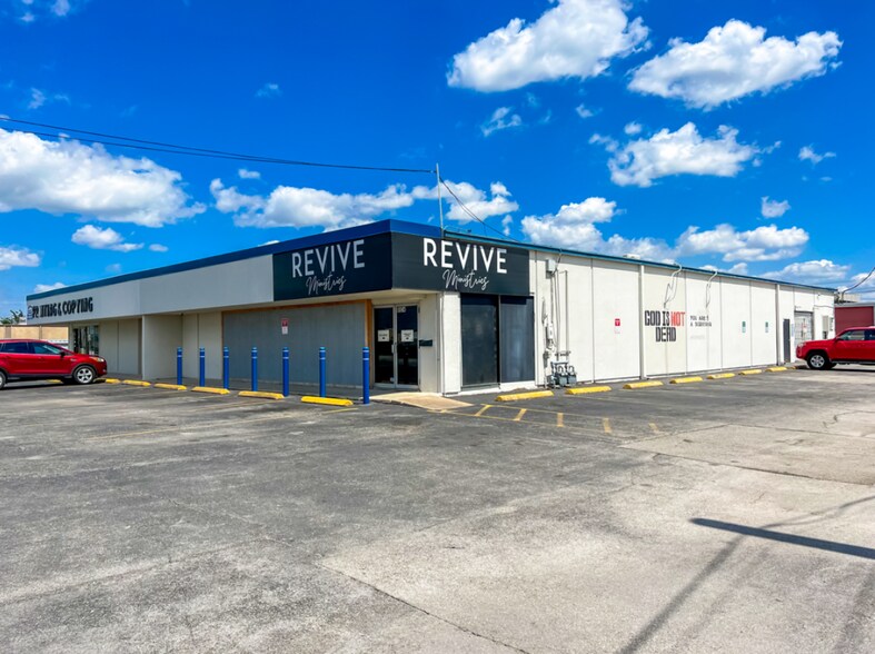 More Photos Of 8934 Broadway St, San Antonio Freestanding For Lease