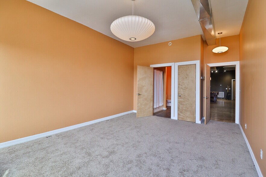 More Photos Of 102-104 W Columbus St, Kenton Office Residential For Sale