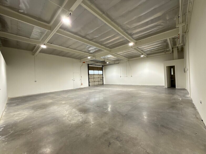 More Photos Of 1650 N Glassell St, Orange Light Distribution For Lease