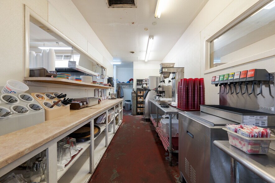 More Photos Of 3731 SE 15th St, Del City General Retail For Sale