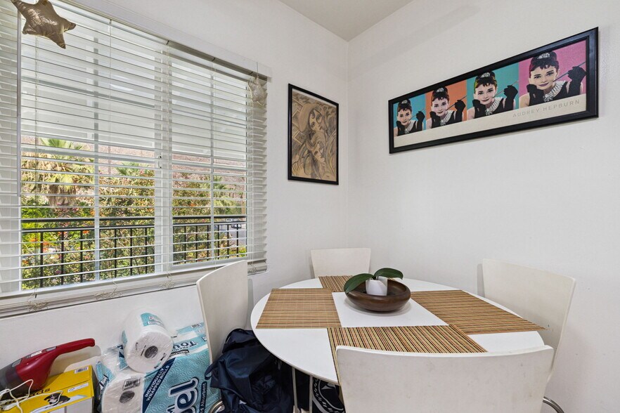 More Photos Of 1674 S Via Salida, Palm Springs Apartments For Sale