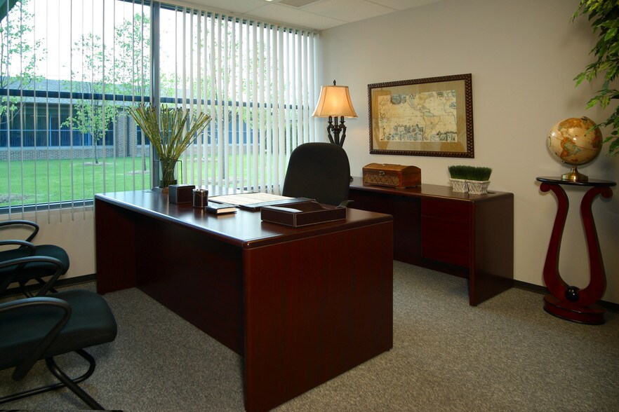 More Photos Of 39111 W 6 Mile Rd, Livonia Coworking Space