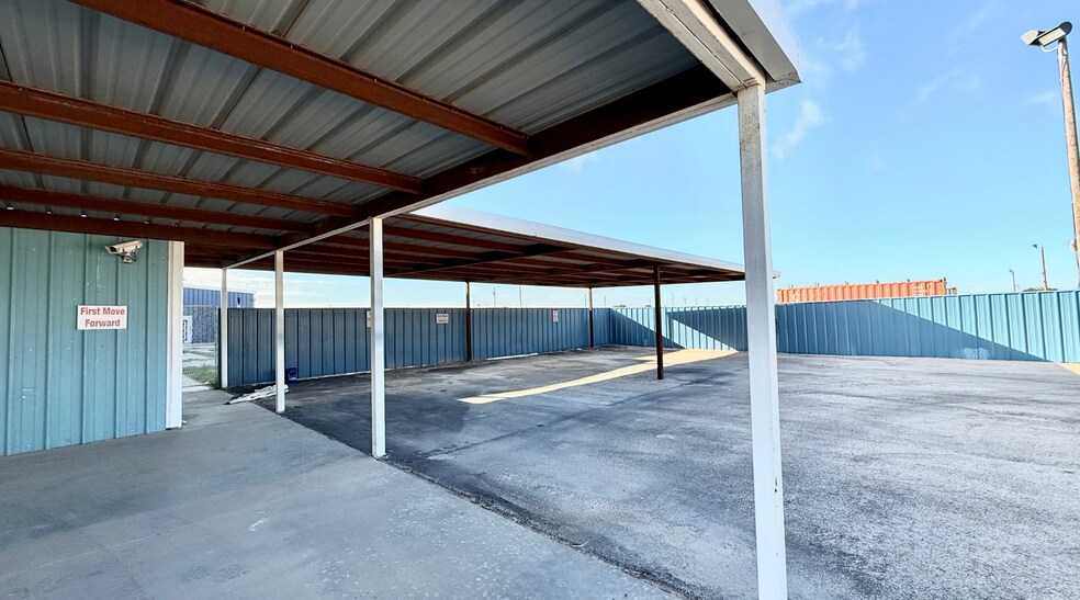 More Photos Of 14625 N Hollyhock Ave, Gardendale Warehouse For Sale