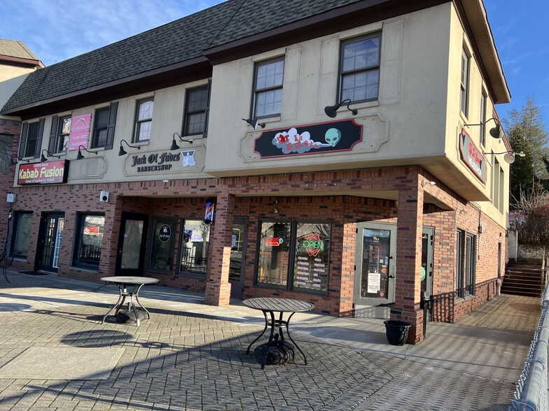 Primary Photo Of 70 Forest Ave, Glen Cove Storefront Retail Office For Lease