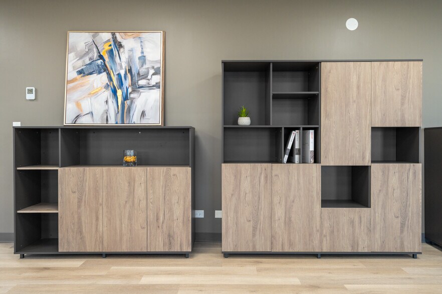 More Photos Of 9950 Lawrence Ave, Schiller Park Office For Lease