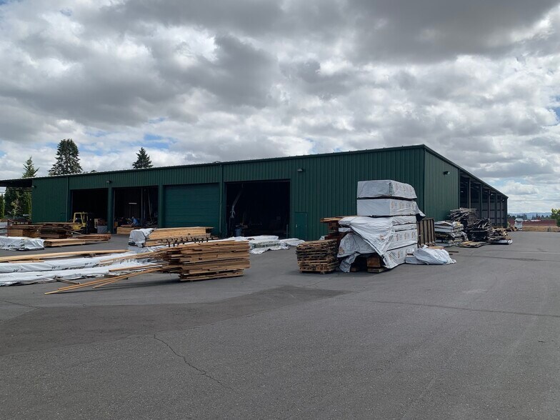 More Photos Of 427 SW Wood St, Hillsboro Warehouse For Lease