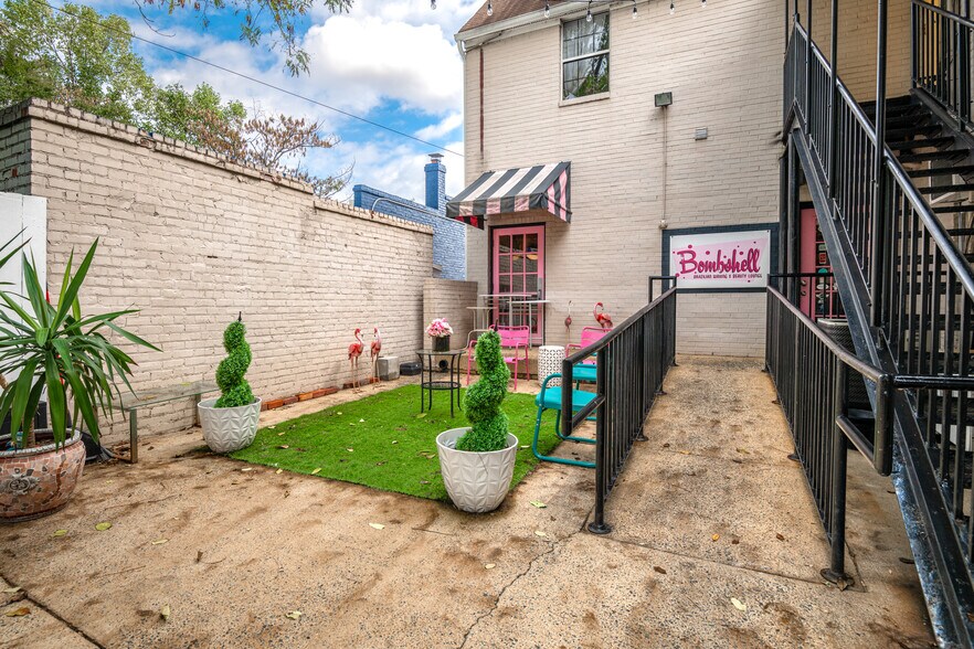 More Photos Of 10 S Crenshaw Ave, Richmond Freestanding For Lease