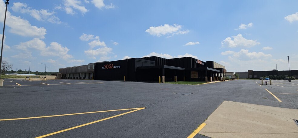 More Photos Of 2725 Mall Dr, Eau Claire Medical For Lease