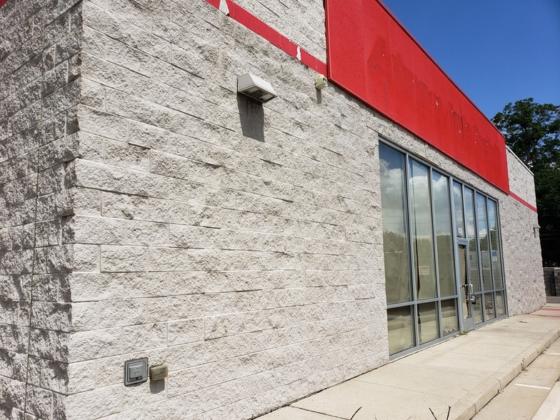 More Photos Of 8120 N Telegraph Rd, Dearborn Heights Storefront Retail Office For Lease