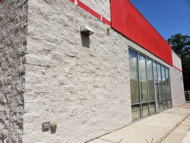 More Photos Of 8120 N Telegraph Rd, Dearborn Heights Storefront Retail Office For Lease