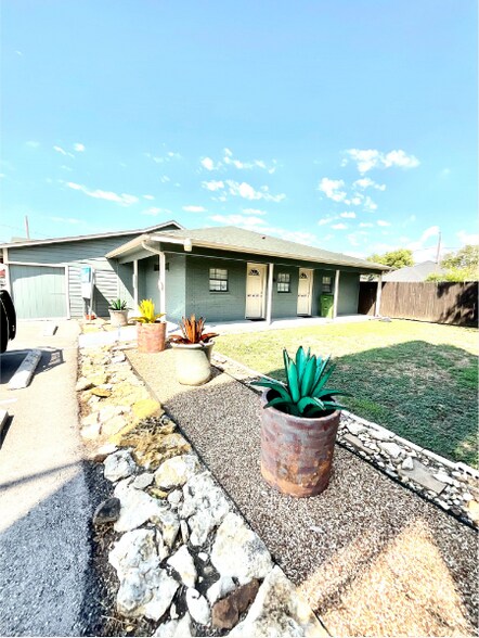 More Photos Of 5617 Watauga Rd, Watauga Storefront Retail Office For Sale