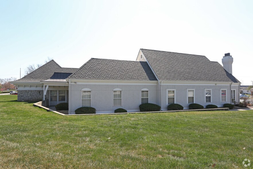 More Photos Of 12760 W 87th Street Pky, Lenexa Medical For Lease