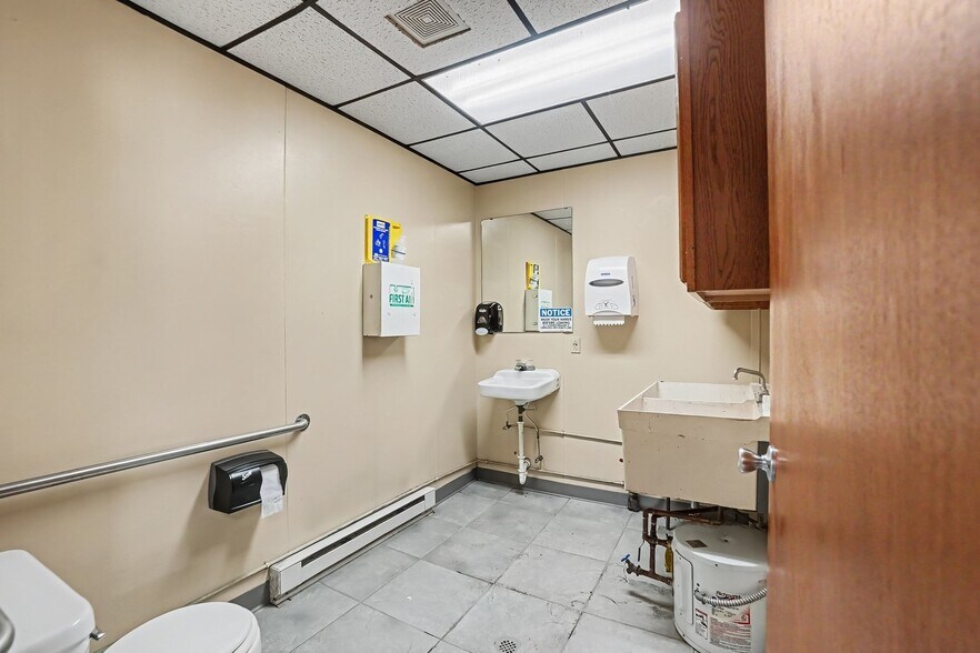 More Photos Of 1230 Locust St, Fremont Manufacturing For Lease
