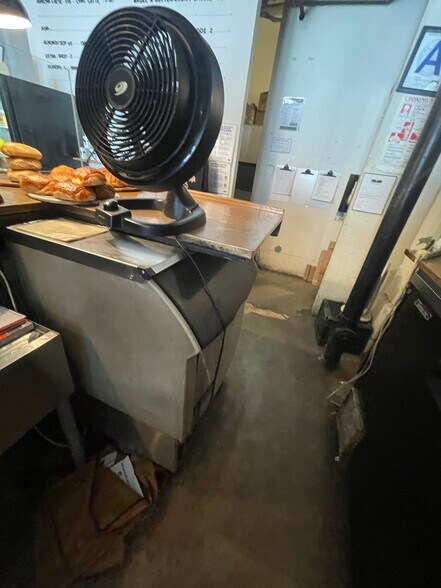 More Photos Of 119 Knickerbocker Ave, Brooklyn Apartments For Lease