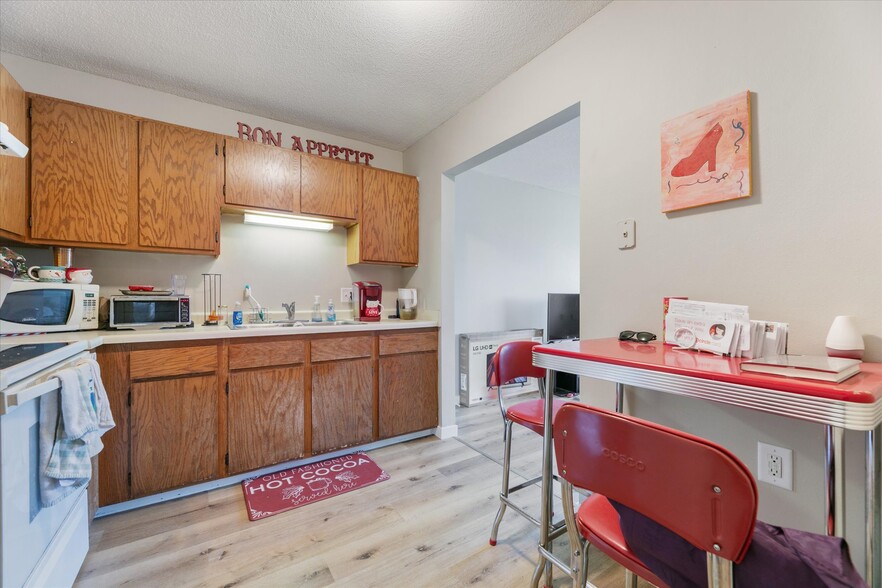 More Photos Of 23 Neptune St N, Cosmos Apartments For Sale