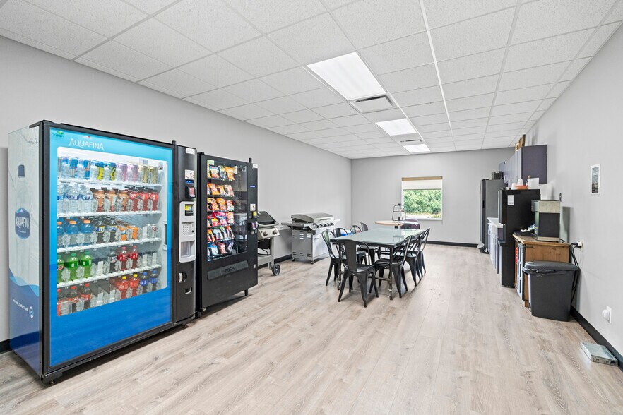 More Photos Of 2305 S Center Rd, Burton Office For Sale