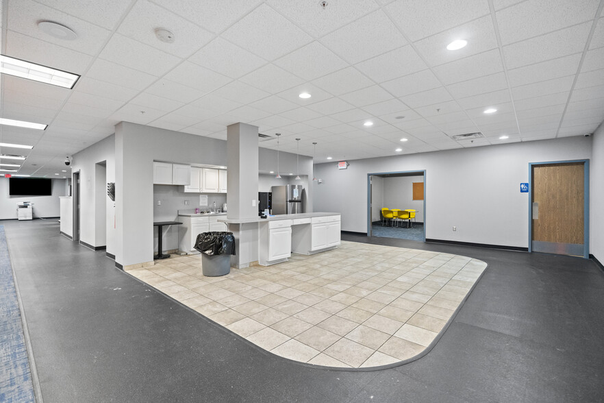 More Photos Of 2305 S Center Rd, Burton Office For Sale