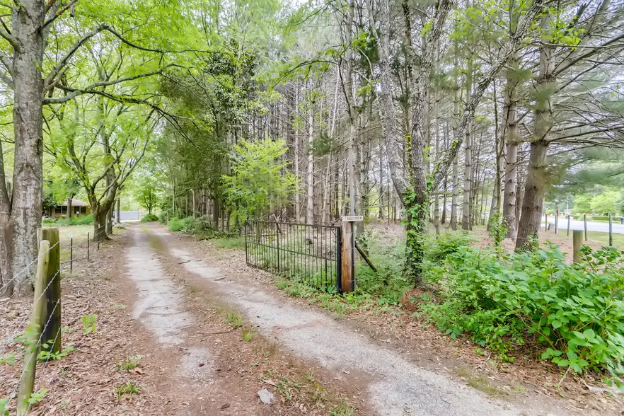 More Photos Of 3920 Hiram Lithia Springs Rd, Powder Springs Land For Sale