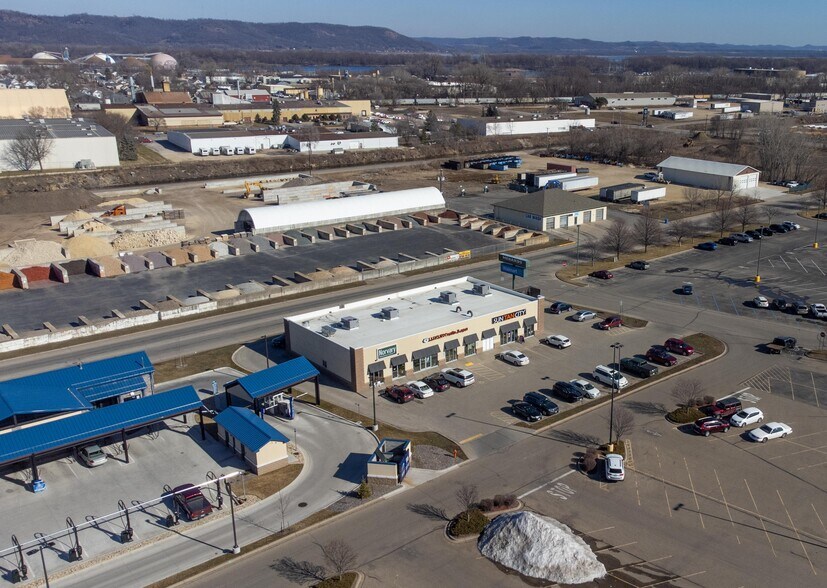 More Photos Of 1035 Frontenac Dr, Winona Storefront For Sale