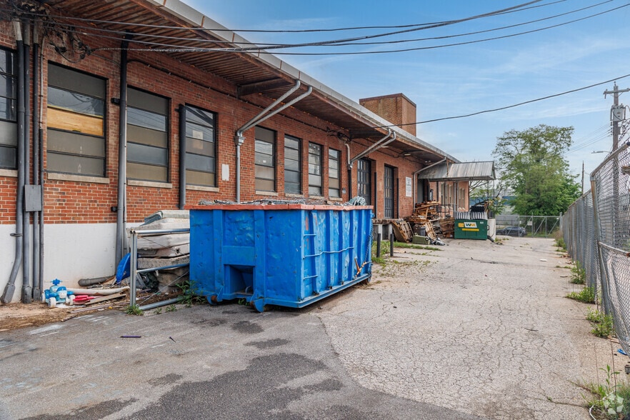 More Photos Of 3021-3027 E Madison St, Baltimore Light Manufacturing For Lease