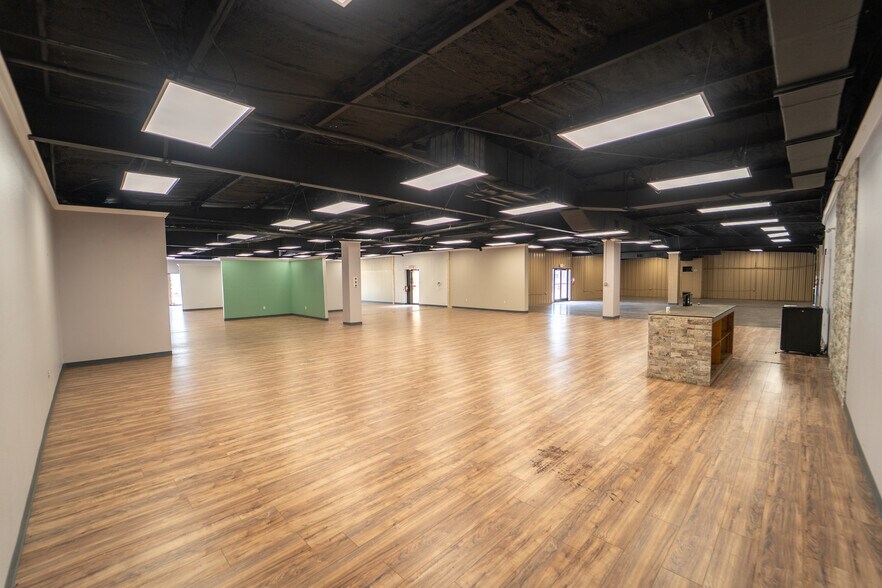More Photos Of 6602 N Navarro St, Victoria General Retail For Sale