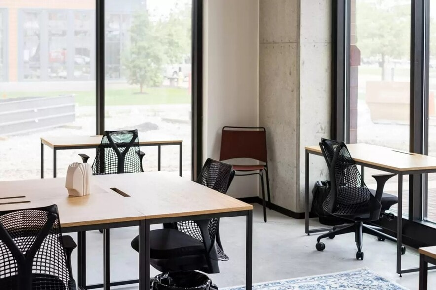 More Photos Of 880 Monon Green Blvd, Carmel Coworking Space