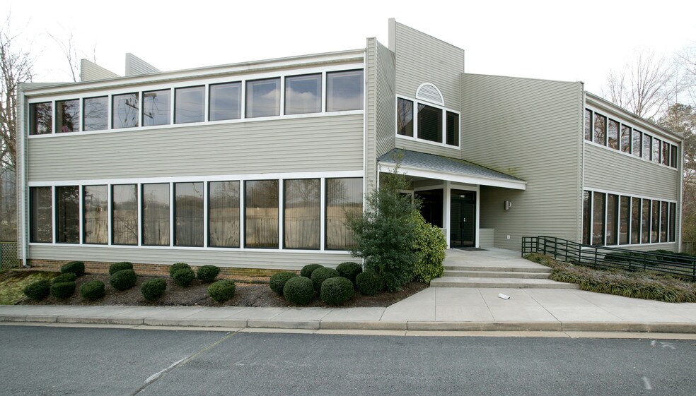 More Photos Of 10001 Patterson Ave, Richmond Loft Creative Space For Lease