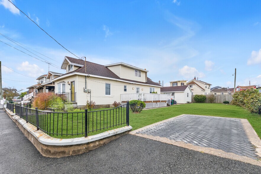 Primary Photo Of 10 3rd St, Rosedale Land For Lease