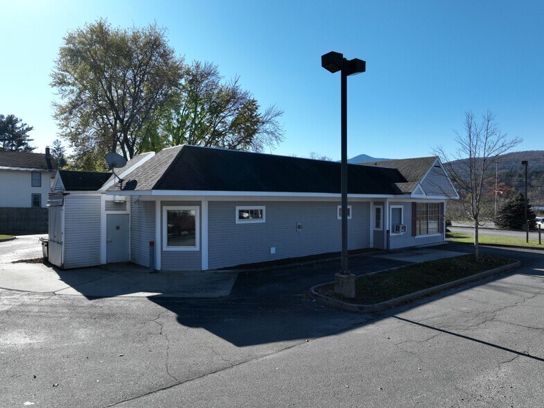 More Photos Of 2781 US Route 5 N, Windsor Fast Food For Lease