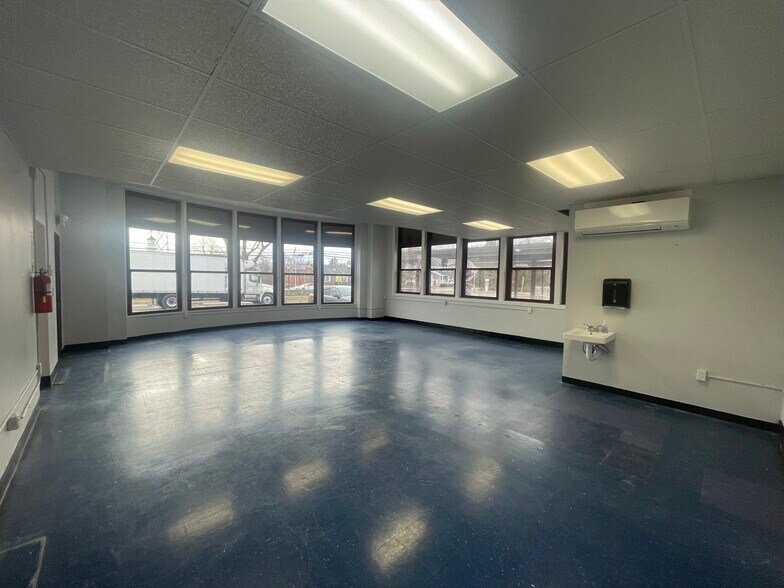 More Photos Of 740 Colonel Ledyard Hwy, Ledyard Storefront For Lease