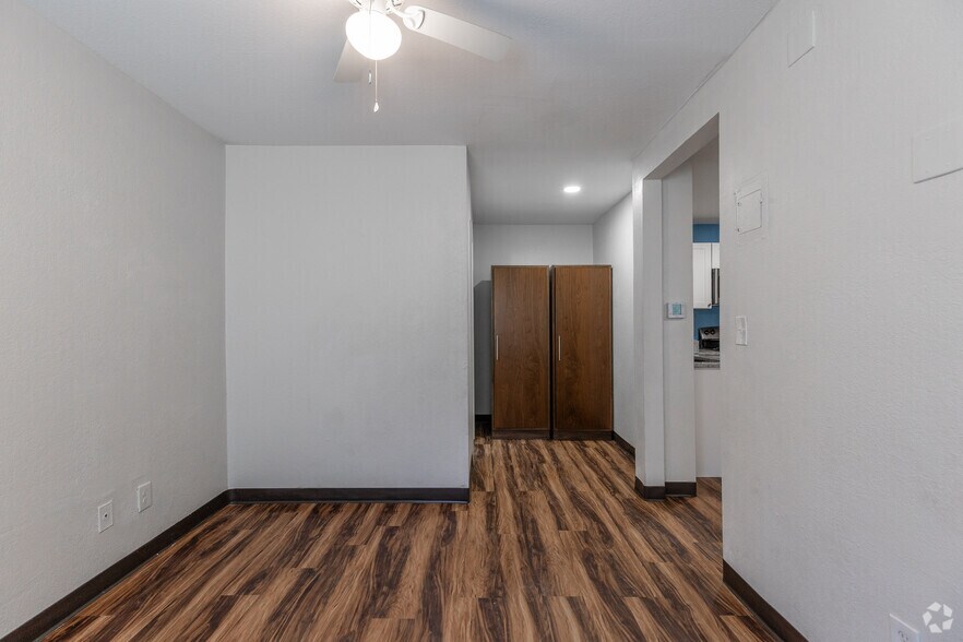 More Photos Of 2425 Atrium Way, Nashville Apartments For Sale