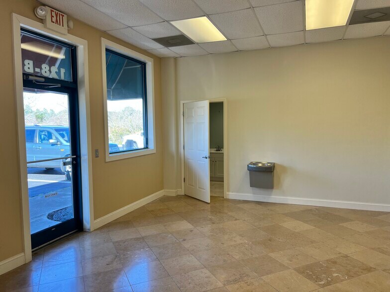 More Photos Of 128 Elk Dr, Murrells Inlet Flex For Lease