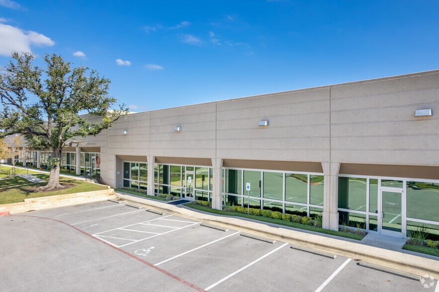 More Photos Of 1320 Arrow Point Dr, Cedar Park Unknown For Lease