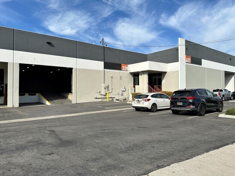 More Photos Of 301-445 N Figueroa St, Wilmington Warehouse For Lease
