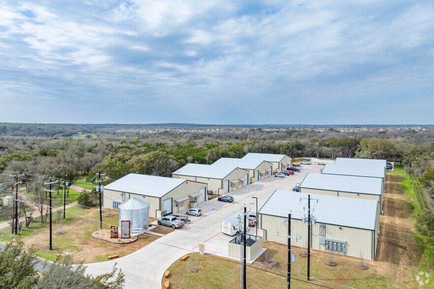 More Photos Of 12700 Lowden Ln, Manchaca Flex For Lease