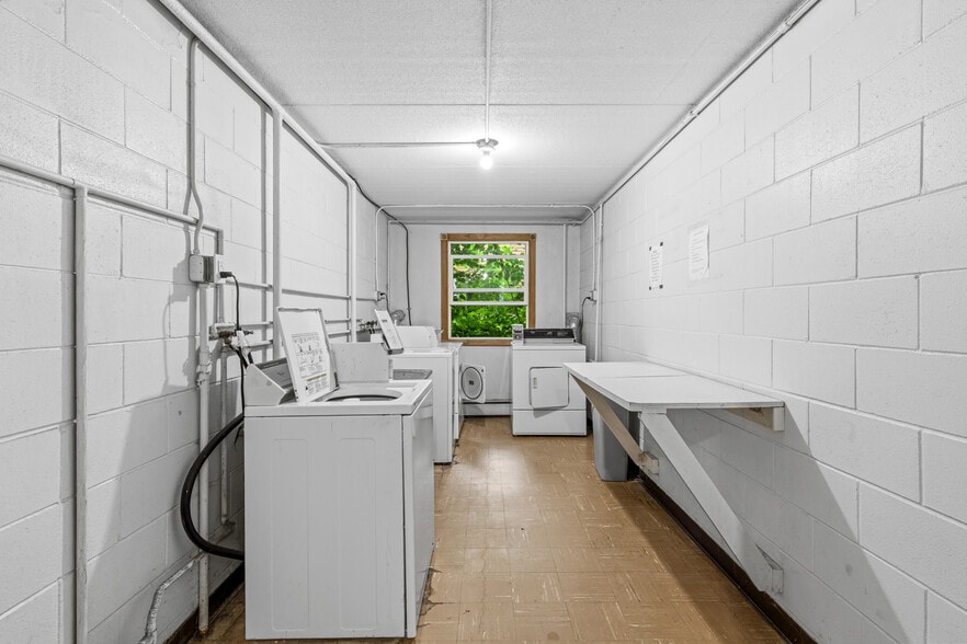 More Photos Of 752 Southview Dr, Anoka Apartments For Sale