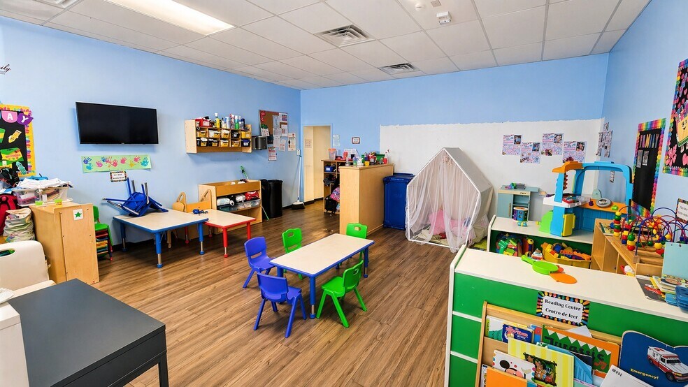 More Photos Of 163-175 Nassau Rd, Roosevelt Freestanding For Sale