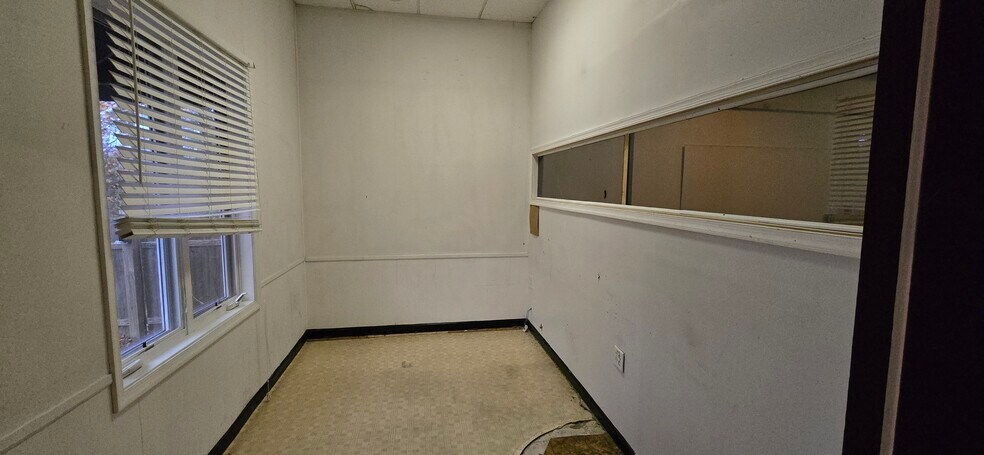 More Photos Of 371 S Route 47, Green Creek Warehouse For Lease