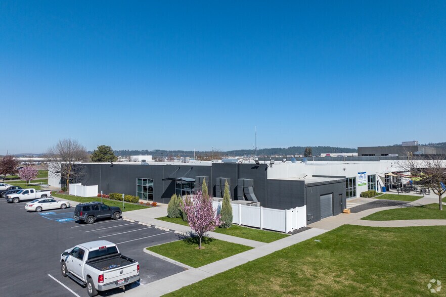 More Photos Of 2818 N Sullivan Rd, Spokane Valley Light Manufacturing For Lease