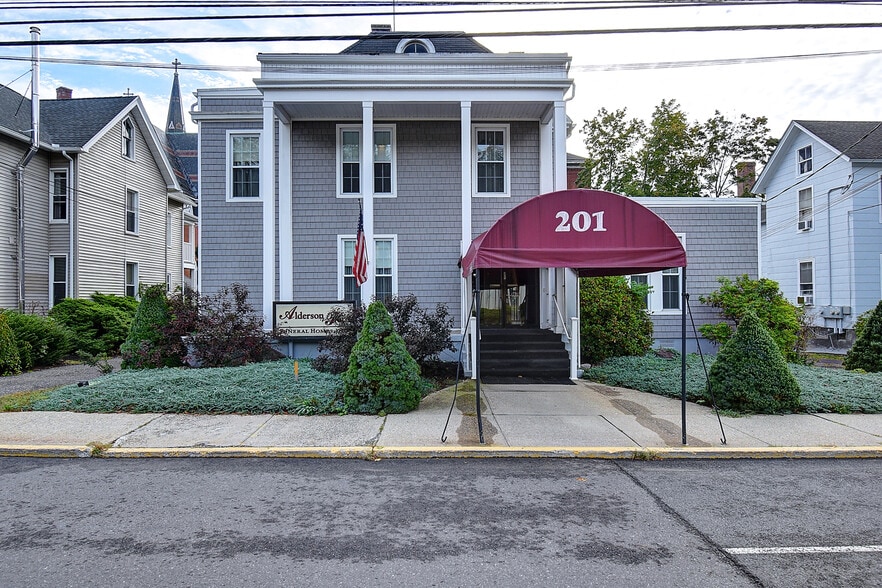 More Photos Of 201 Meadow St, Naugatuck Office For Sale