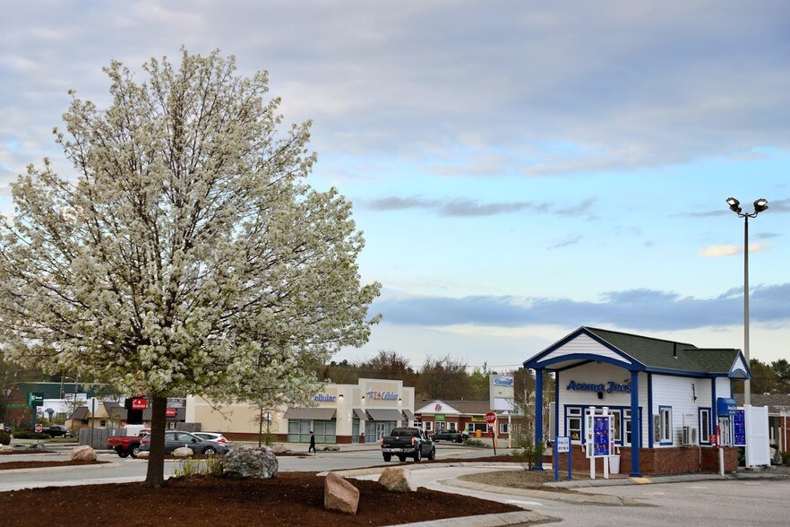 More Photos Of 225-265 High St, Ellsworth Unknown For Lease