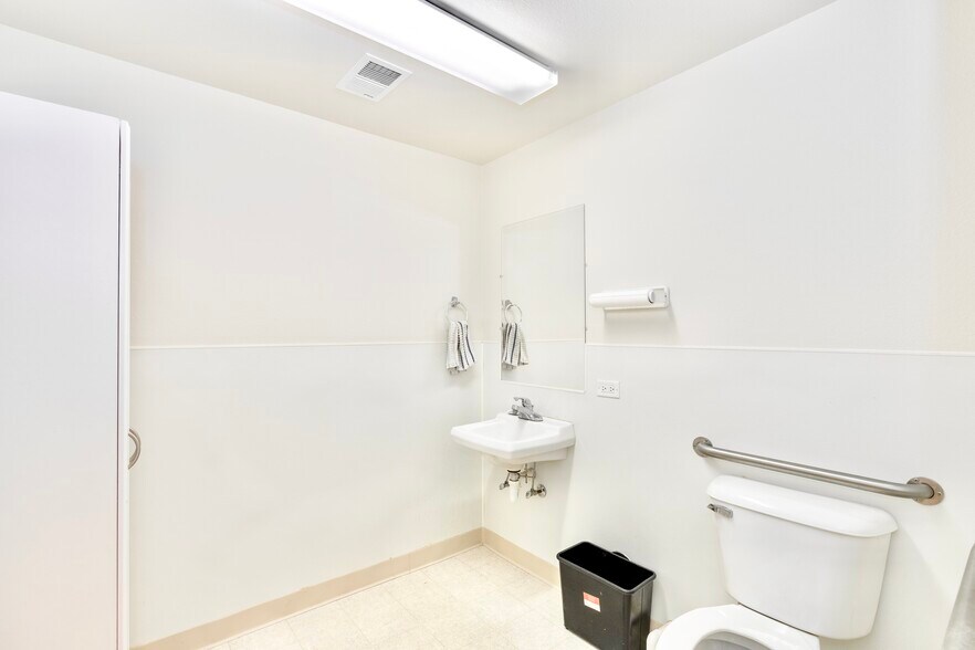 More Photos Of 9903 Titan Ct, Littleton Warehouse For Lease