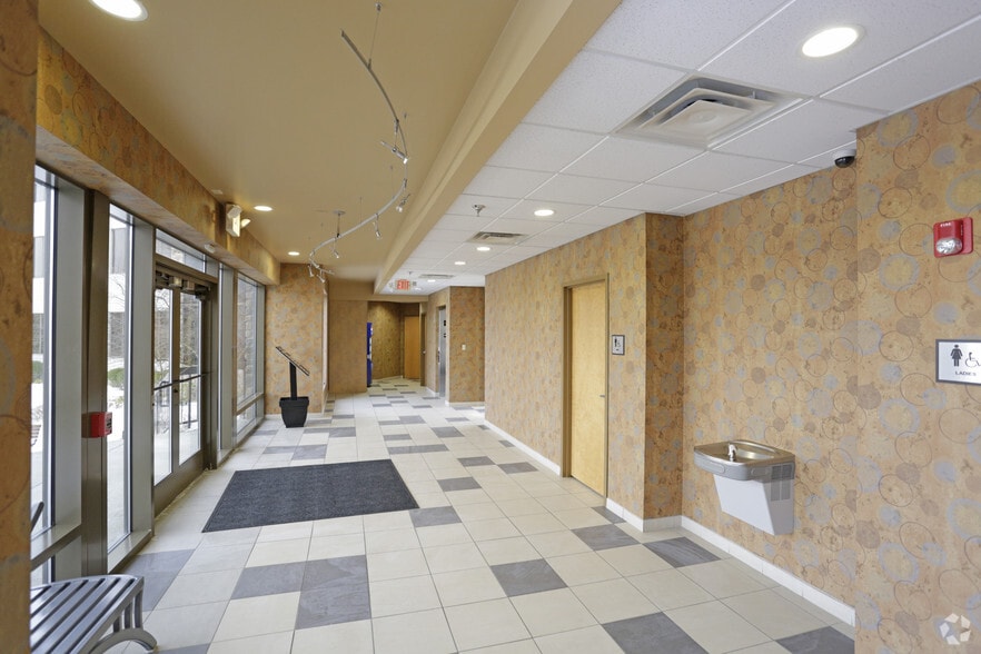 More Photos Of 7000 Stonewood Dr, Wexford Medical For Lease