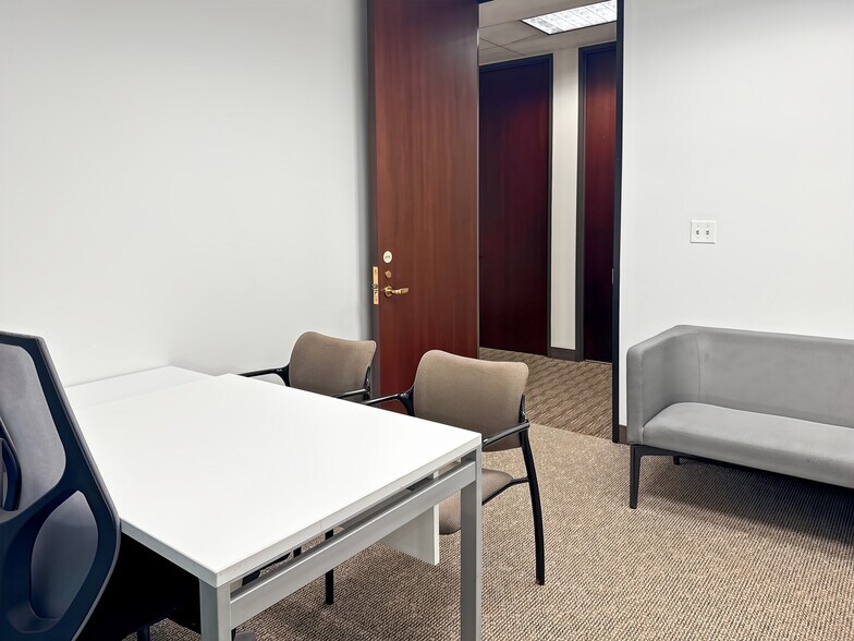 More Photos Of 203 N LaSalle St, Chicago Office For Lease