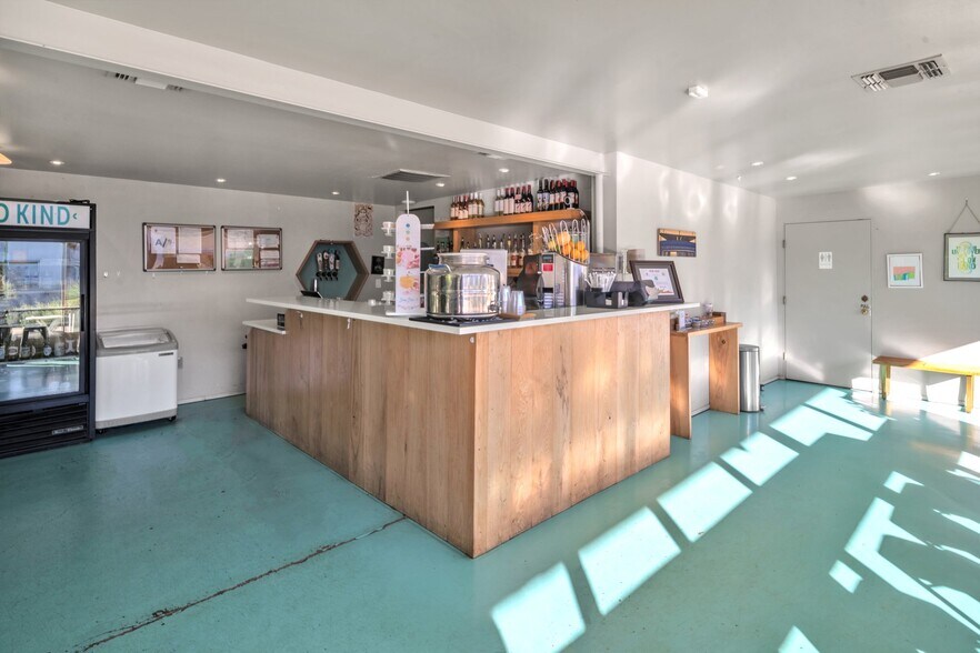 More Photos Of 1127 S St Marys St, San Antonio Restaurant For Sale