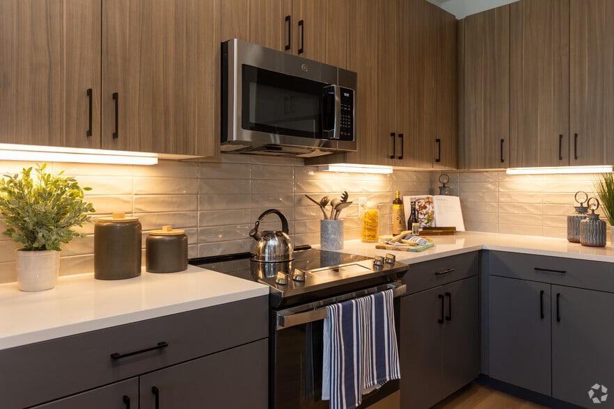 More Photos Of 930 W Mallard Creek Church Rd, Charlotte Apartments For Lease