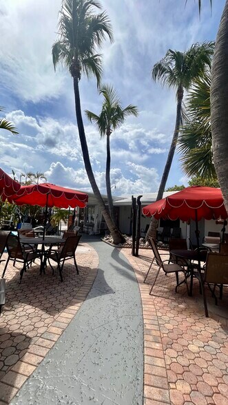 More Photos Of 4628 N Ocean Dr, Lauderdale-by-the-Sea Hotel For Sale