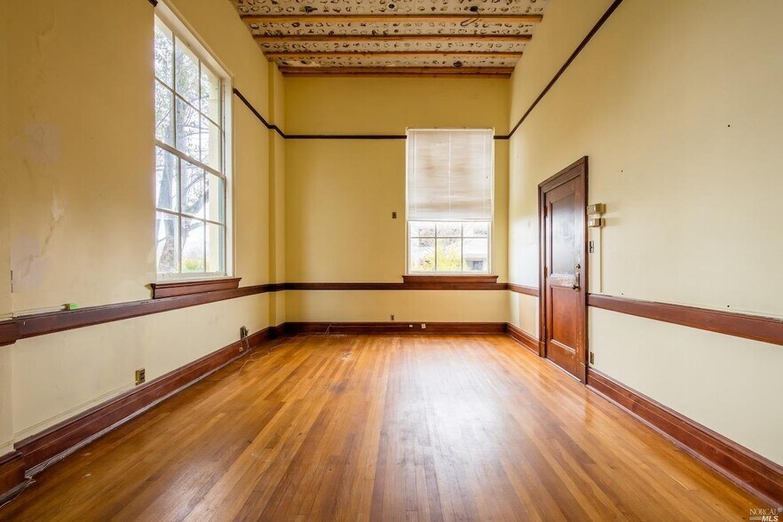 More Photos Of 224 N Oak St, Ukiah Office Residential For Lease