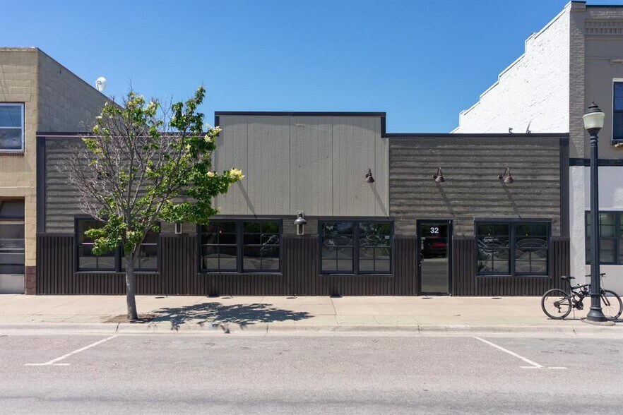 Primary Photo Of 32 1st Ave W, Kalispell Storefront For Sale