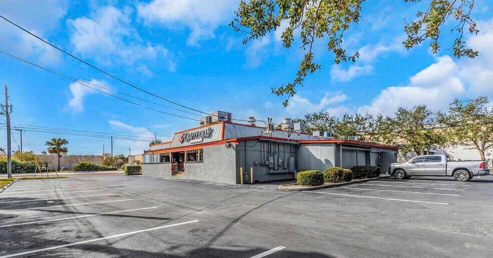 More Photos Of 2901 Tyrone Blvd, Saint Petersburg Restaurant For Sale